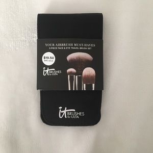 It Brushes - Travel Set w/ Case BRAND NEW ✨